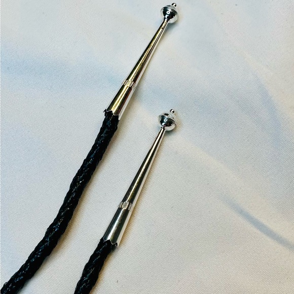 Vintage Hopi Sterling Silver Turquoise Bear Paw Bolo Tie - Picture 5 of 5